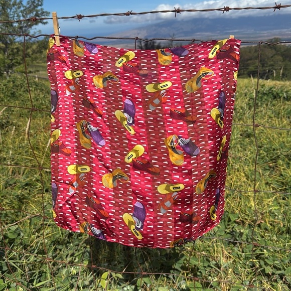 Vintage 80s Retro Kenneth Cole Red Sandal Print Silk Scarf Square Neck Hair Tie - Picture 3 of 5